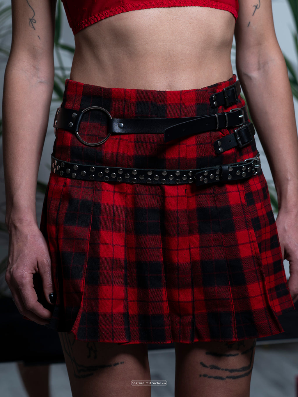 Set of three overlapping straps