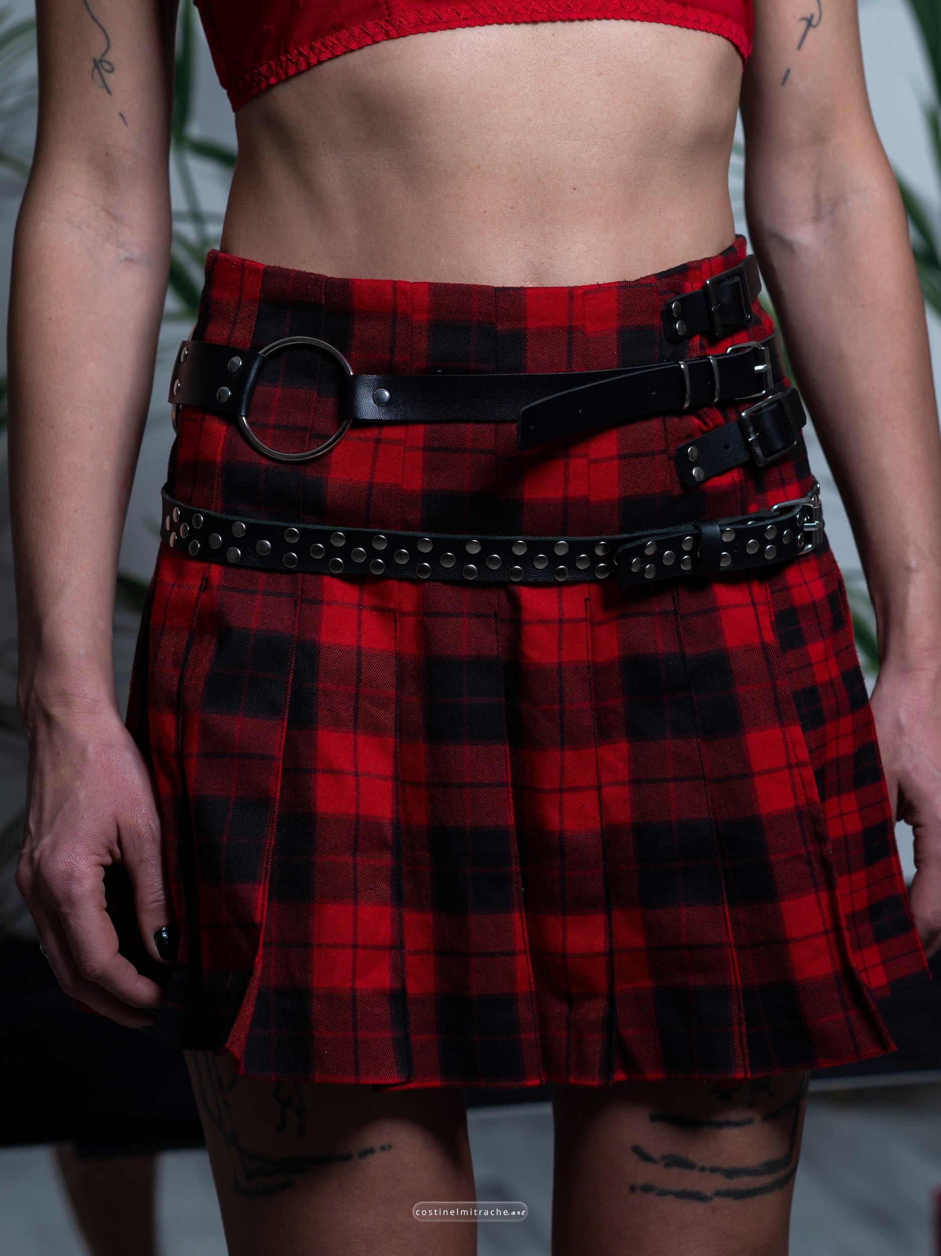 Set of three overlapping straps