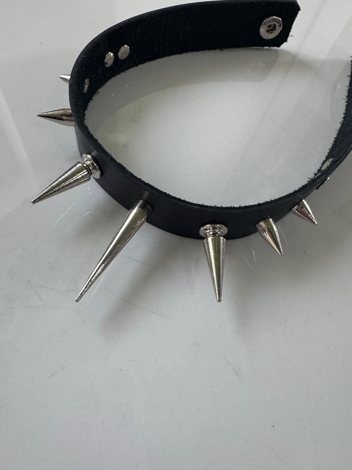 Leather choker with large spikes