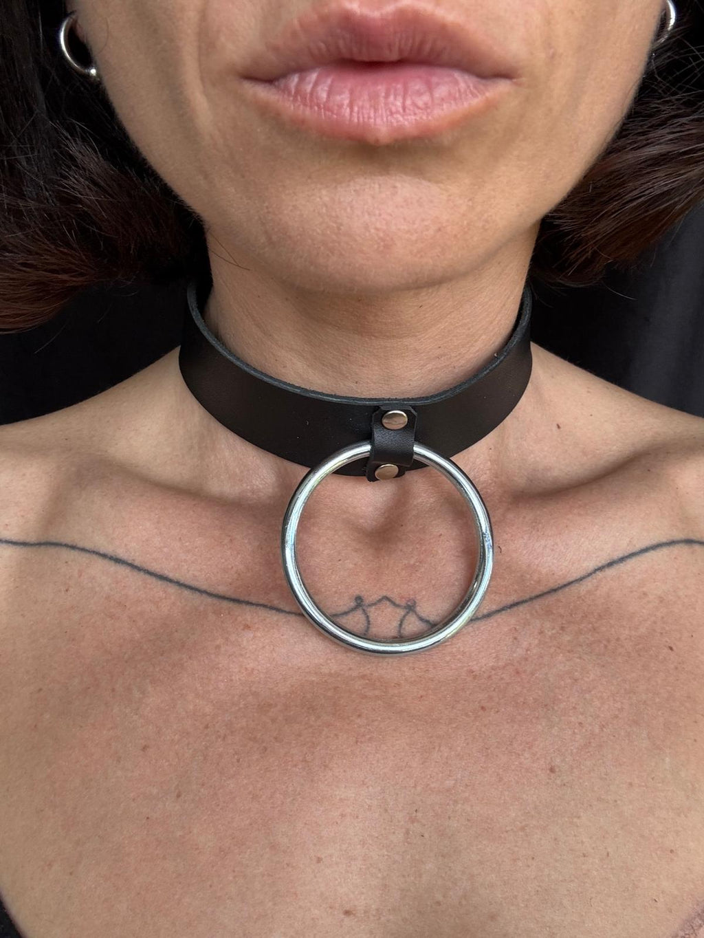 Wide O-Ring Leather Choker